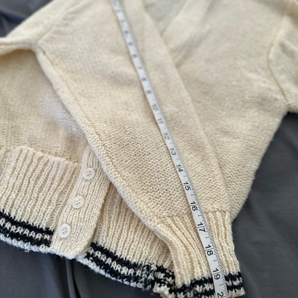 Vintage 80s Scenario Sz: L cream V-neck button-front knit cardigan Pockets.